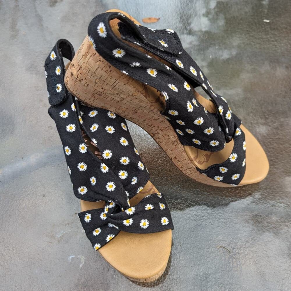 Blowfish Malibu Women's Size 10 Daisy Print Cork Wedge Sandals Criss Cross